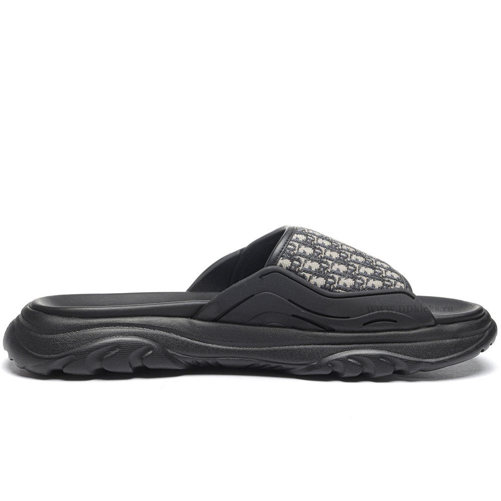 DD  D10R H-Town Oblique Black Sandal